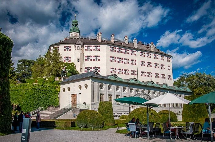 Замок Амбрас