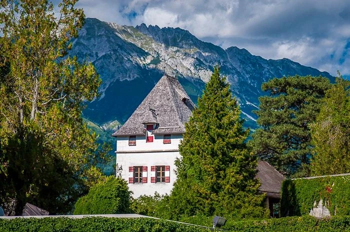 Замок Амбрас