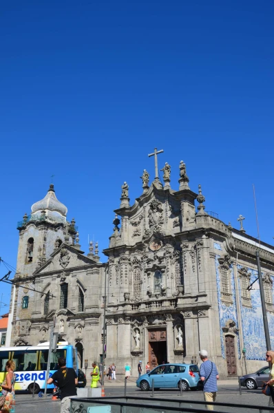 церкви - Igreja das Carmelitas (Церковь Кармелиток (женская церковь)) и Igreja do Carmo (мужская церковь Кармелитов)