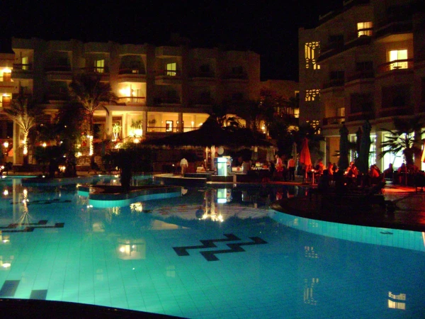 Pool-bar вечером