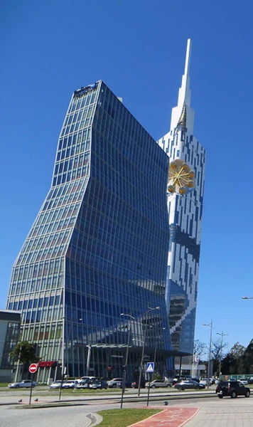 Батуми. Отель Radisson, за ним Технологический Университет