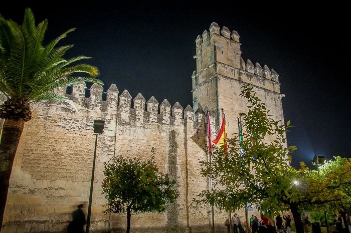 Алькасар (Alcazar de los Reyes Cristianos)