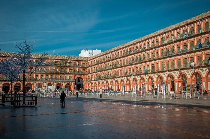 Площадь Корредера (Plaza de la Corredera)
