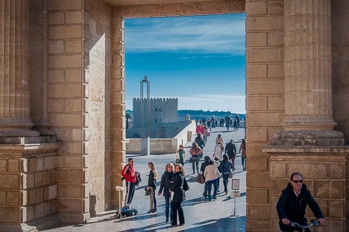 Башня Калаорра (Torre de la Calahorra)