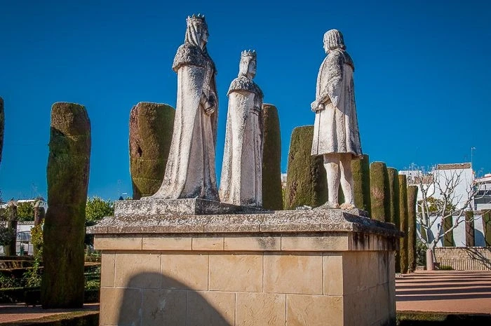 Алькасар (Alcazar de los Reyes Cristianos)