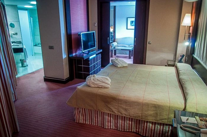 Hotel Cordoba Center. Наш номер. Спальня