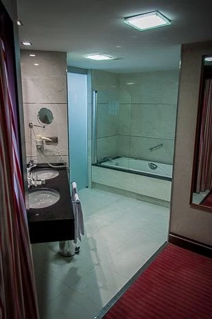 Hotel Cordoba Center. Наш номер. Ванная комната