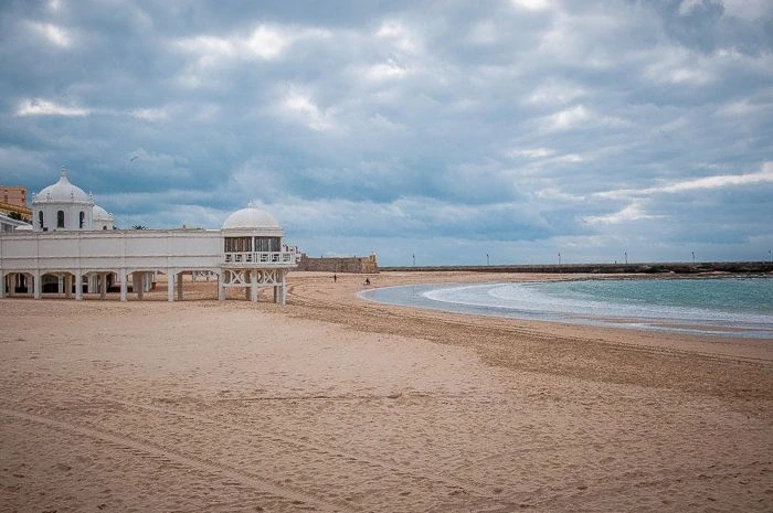 Кадис. Пляж la Caleta
