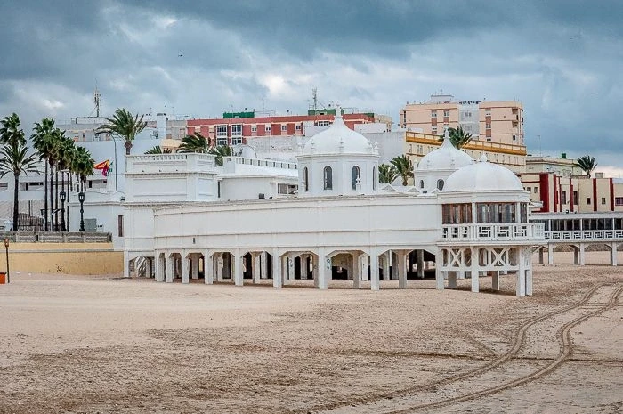 Кадис. Пляж la Caleta