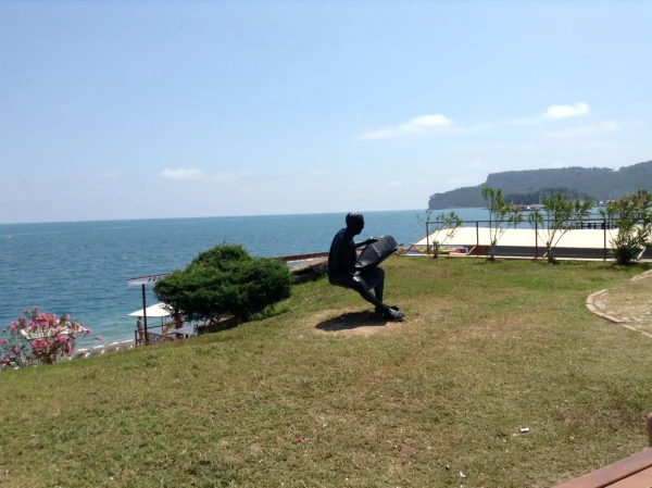 У отеля Valeri Beach