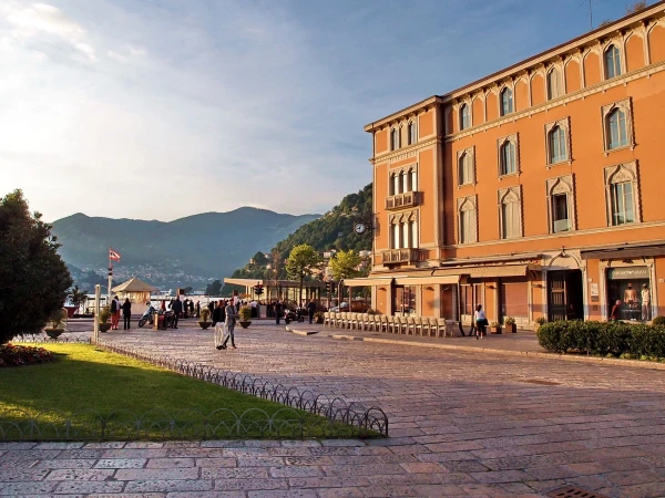 piazza Cavour