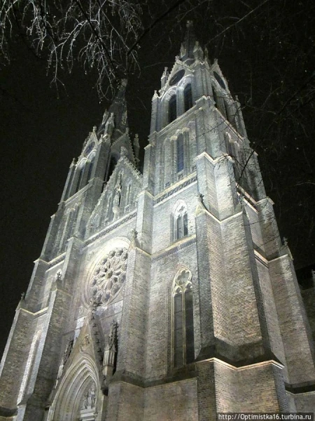 Костел Св. Людмилы на пл. Мира.