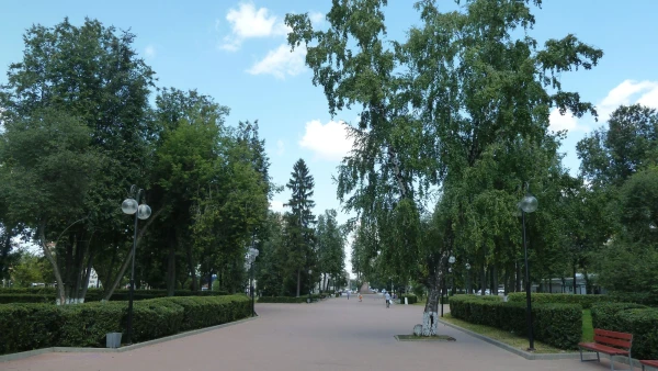 Скверик перед площадью Ленина