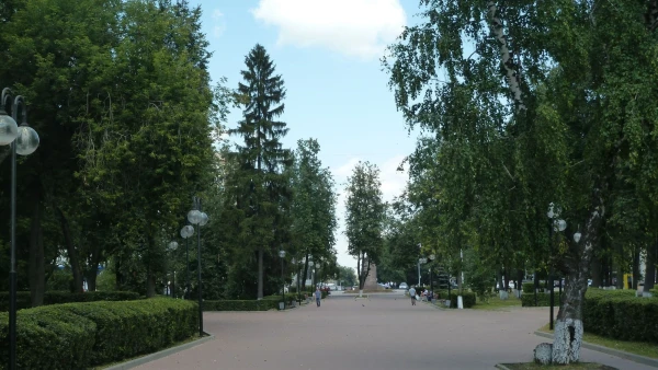 Скверик перед площадью Ленина