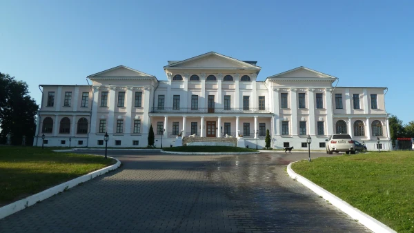 Главный дом усадьбы Голицыных
