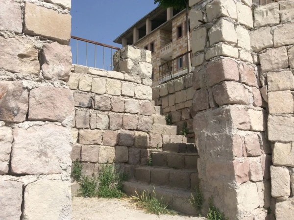 Возле отеля Aydan Cave Hotel