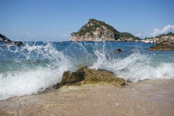пляж отеля Akrotiri beach