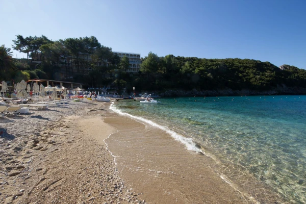 пляж отеля Akrotiri beach