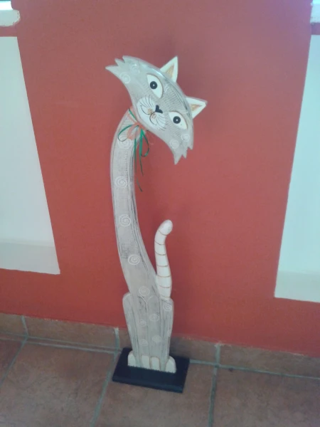 Кошек много не бывает)))