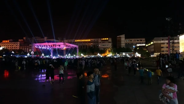 Площадь, которая была видна из окошка