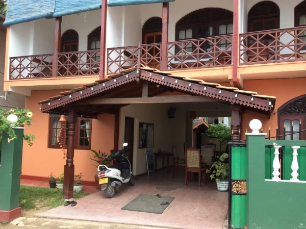 Dhammika Hotel в Унаватуне