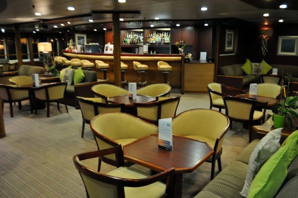 Бар в Yacht Club