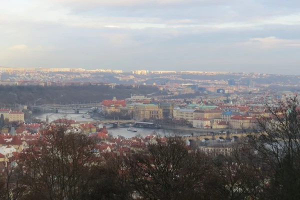 Вид на Прагу с Петршина холма.