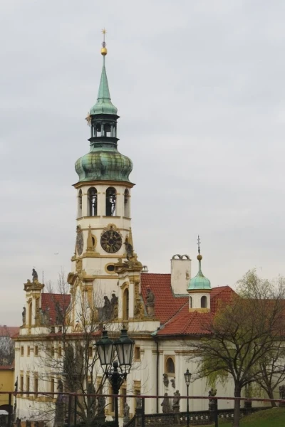 Лорета.