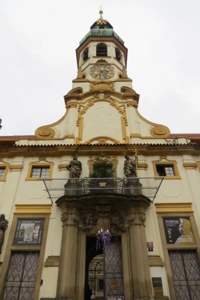 Лорета.