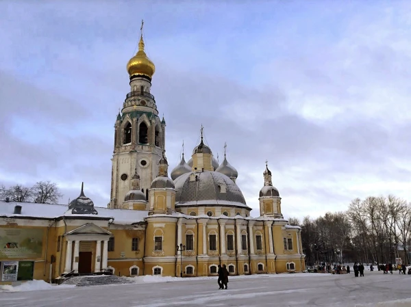 Воскресенский собор и колокольня