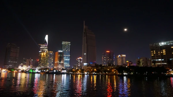 Ночной Сайгон