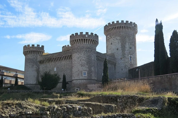 Тиволи, замок Rocca Pia