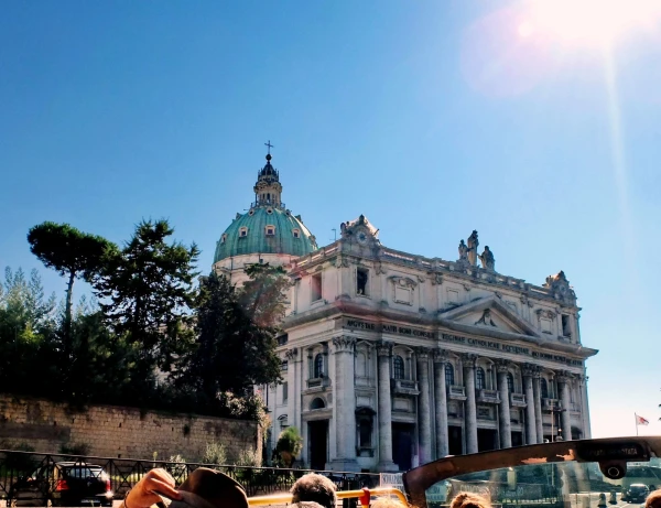 Самая молодая неаполитанская Базилика Коронования Богоматери (Basilica dell'Incoronata Madre del Buon Consiglio), 1920-1960 г.г.  