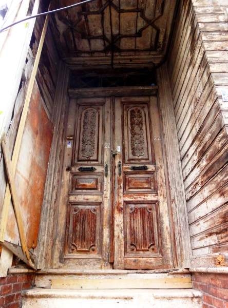 и такие двери