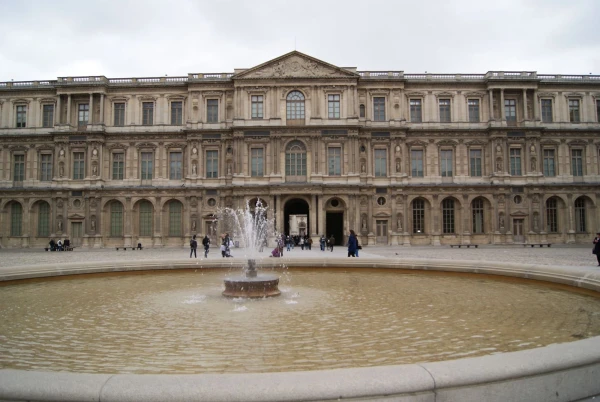 Прогулка по Парижу: Louvre...