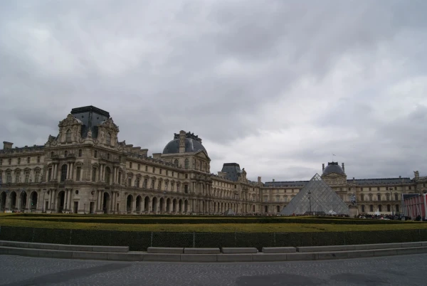 Прогулка по Парижу: Louvre...