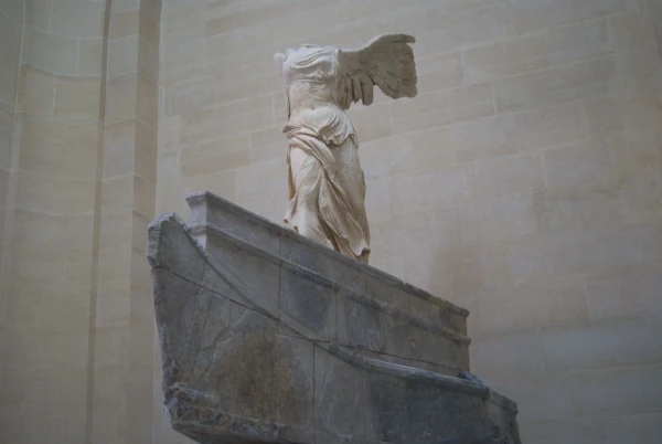 Musée du Louvre: Ника Самофракийская