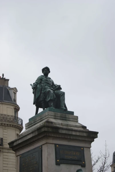Памятник Александру Дюма...