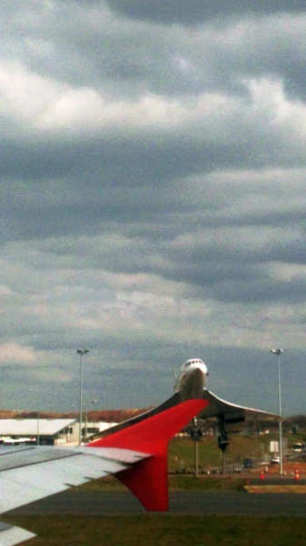 CDG: пора домой... Взлетаем... Не мы одни?