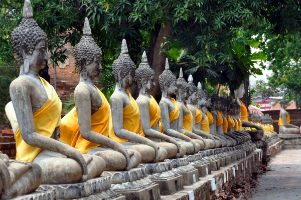 Храм Ват Яй Чай Монгкол