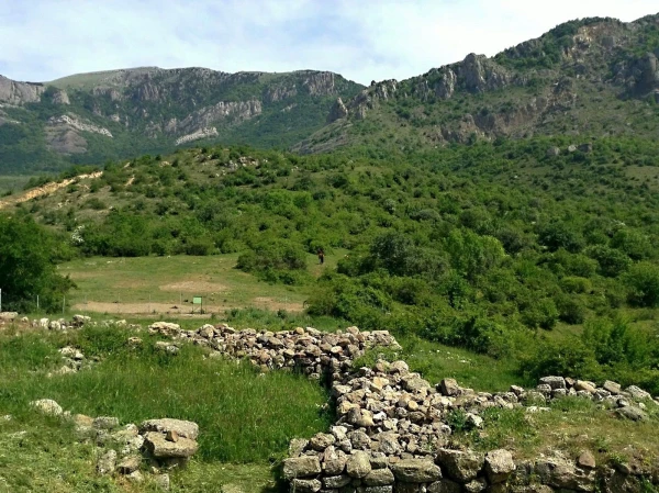 Развалины крепости Фуна