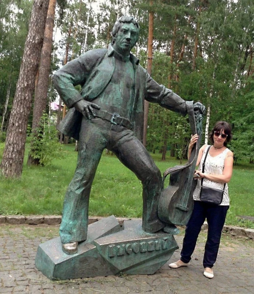 Памятник В.Высоцкому