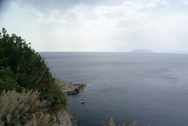 Мыс Capo di Milazzo:вид на Липарские острова...