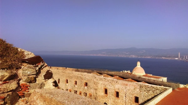 Il Castello, Torre Normanna: виды Милаццо с самой верхней точки города...