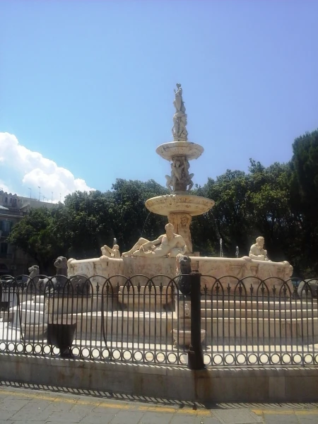 Мессина, Piazza del Duomo: Fontana di Orione