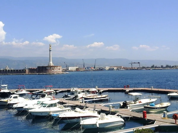 Мессина, Via Marinai d'Italia