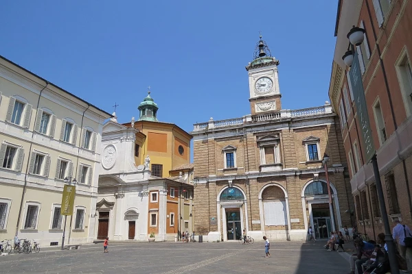 Равенна, Piazza Del Popolo