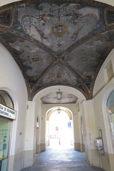 Равенна, Piazza Del Popolo