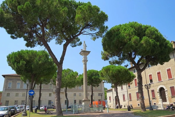 Равенна, Piazza Duomo
