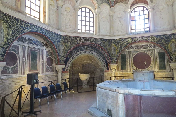 Battistero Neoniano